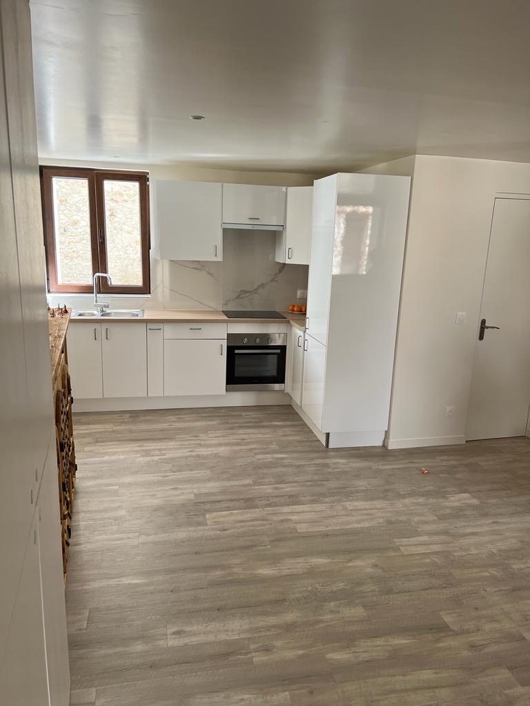 Mézières-sur-Seine – Appartement 3 pièces meublé – 2 chambres – 50 m²